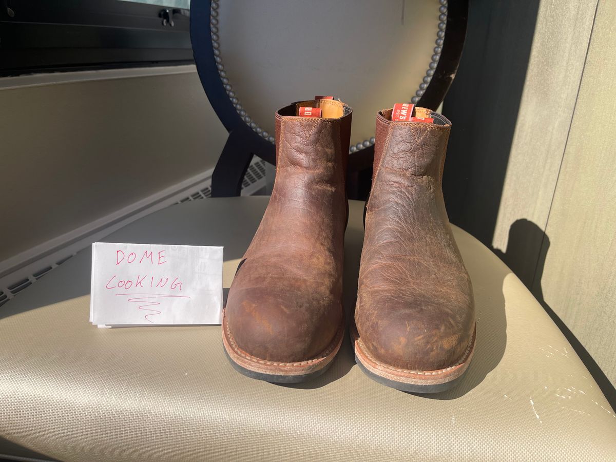 Photo by questrel on November 4, 2025 of the Drew's Boots Chelsea in Bison.