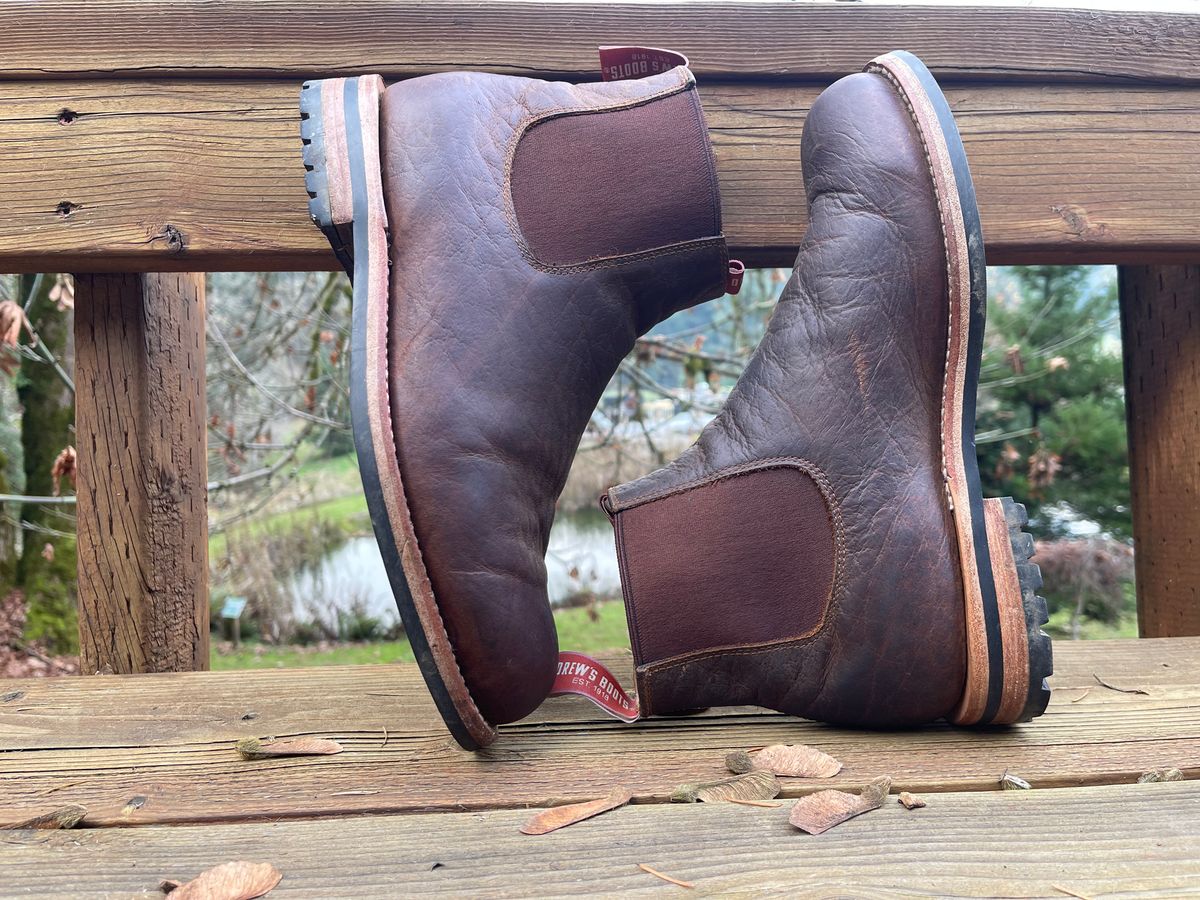 Photo by questrel on December 2, 2025 of the Drew's Boots Chelsea in Bison.