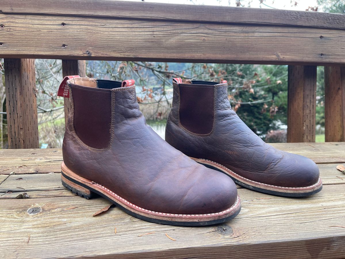 Photo by questrel on December 2, 2025 of the Drew's Boots Chelsea in Bison.