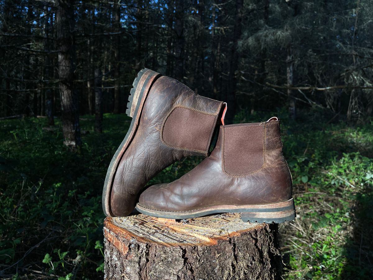 Photo by questrel on April 5, 2026 of the Drew's Boots Chelsea in Bison.