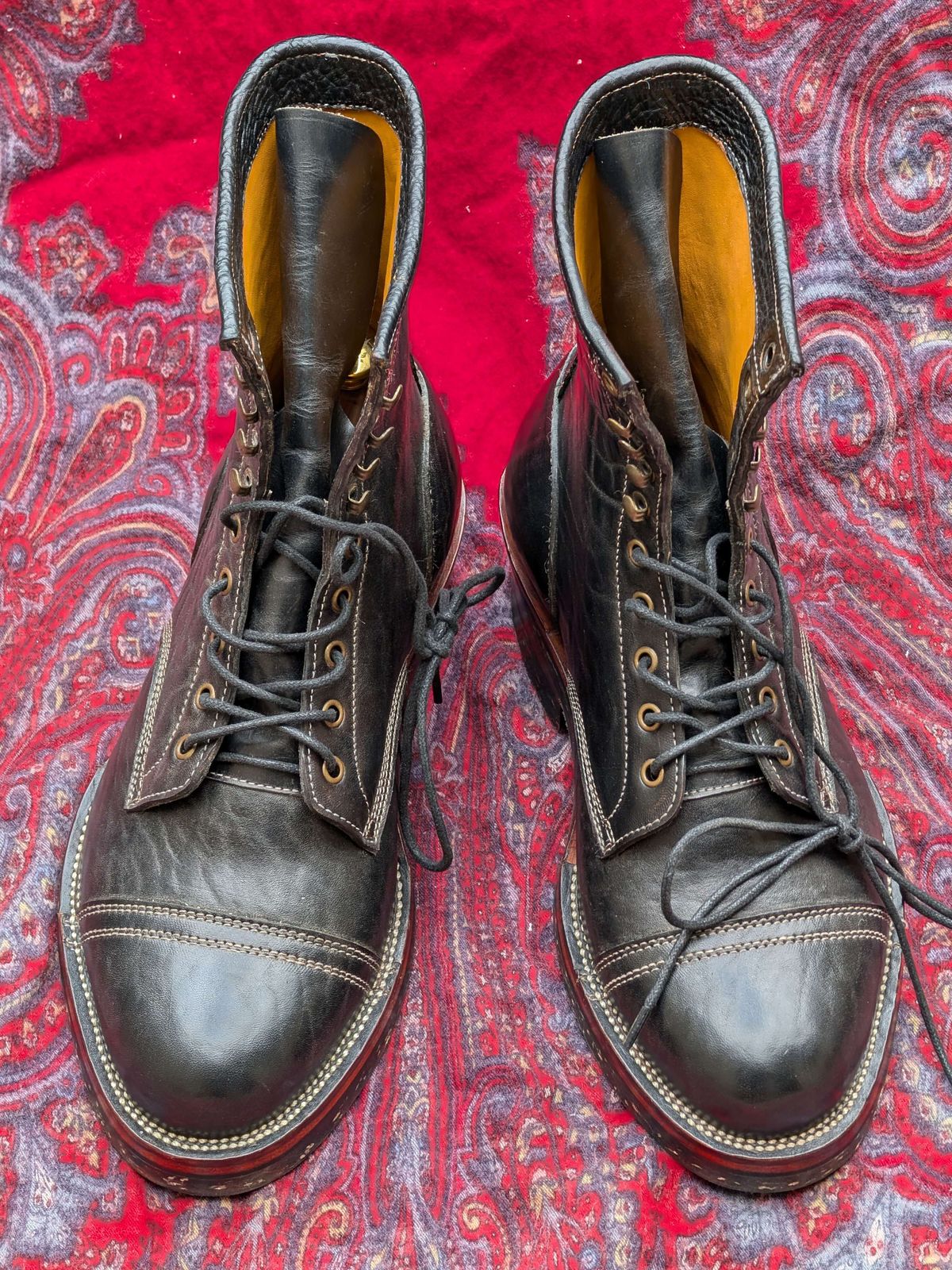 Photo by sterereo on March 15, 2025 of the Renav WSC - 1406 in Maryam Toscanello Horsebutt Overdyed Black & Conceria Cloe Black Shark.