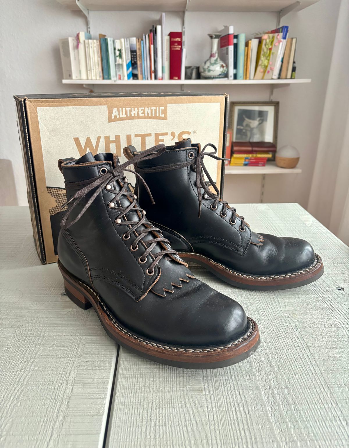 Photo by Highwayman on July 28, 2025 of the White's 350 Cruiser in Horween Black Chromexcel.