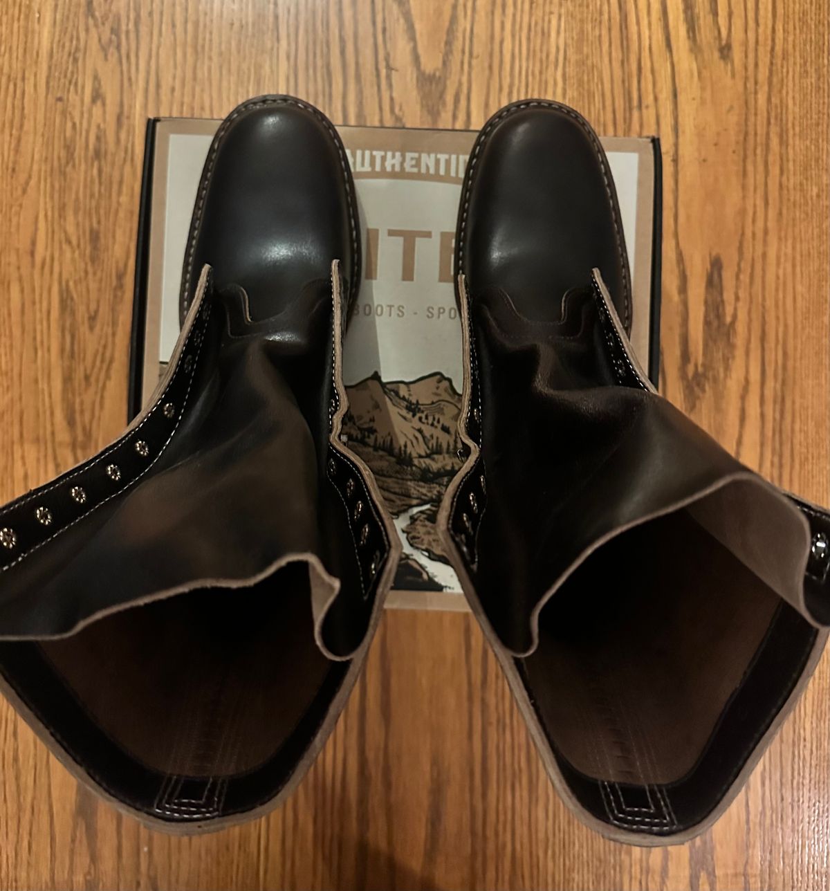 Photo by nikljam on March 12, 2026 of the White's Smokejumper in Horween Dark Brown Waxed Flesh.