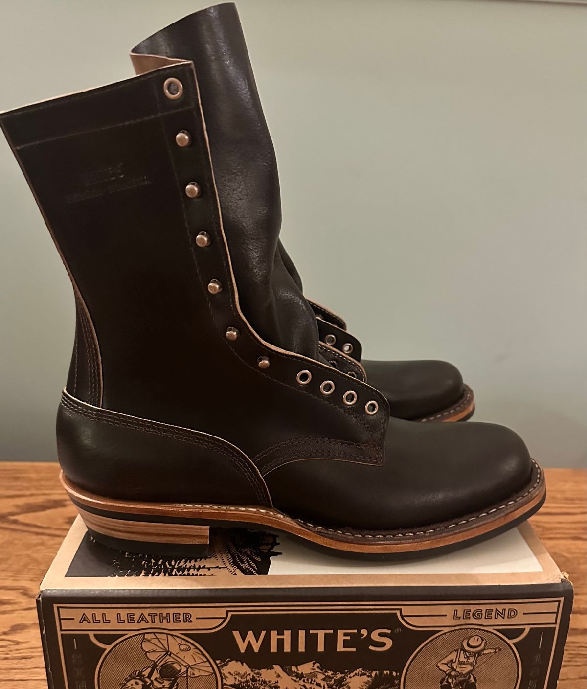 Photo by nikljam on March 12, 2026 of the White's Smokejumper in Horween Dark Brown Waxed Flesh.