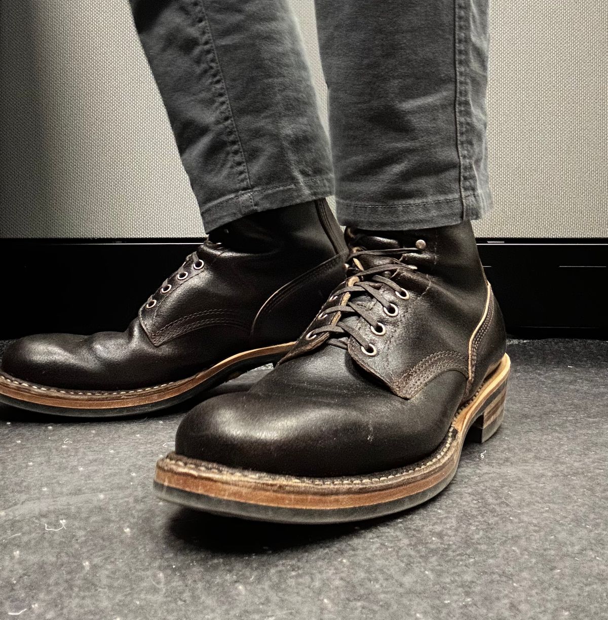 Photo by nikljam on March 17, 2026 of the White's Smokejumper in Horween Dark Brown Waxed Flesh.