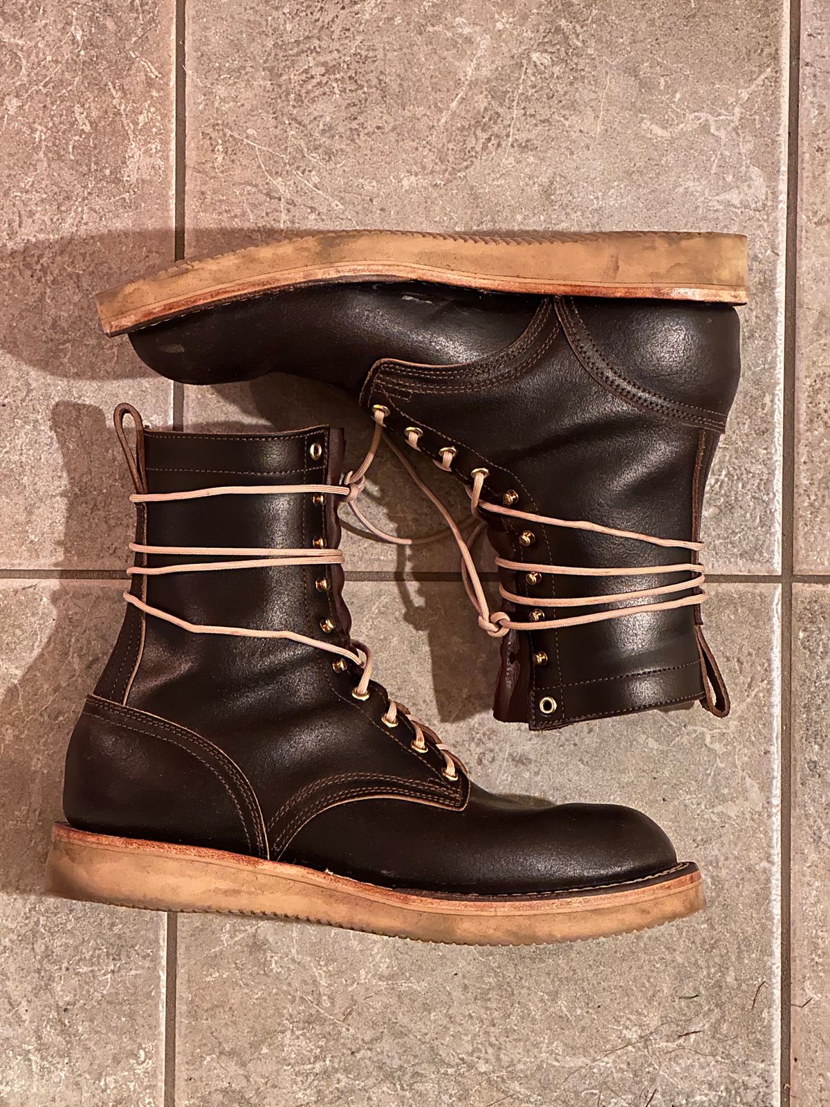 Photo by nikljam on November 14, 2025 of the Nicks Traveler in Horween Dark Brown Waxed Flesh.