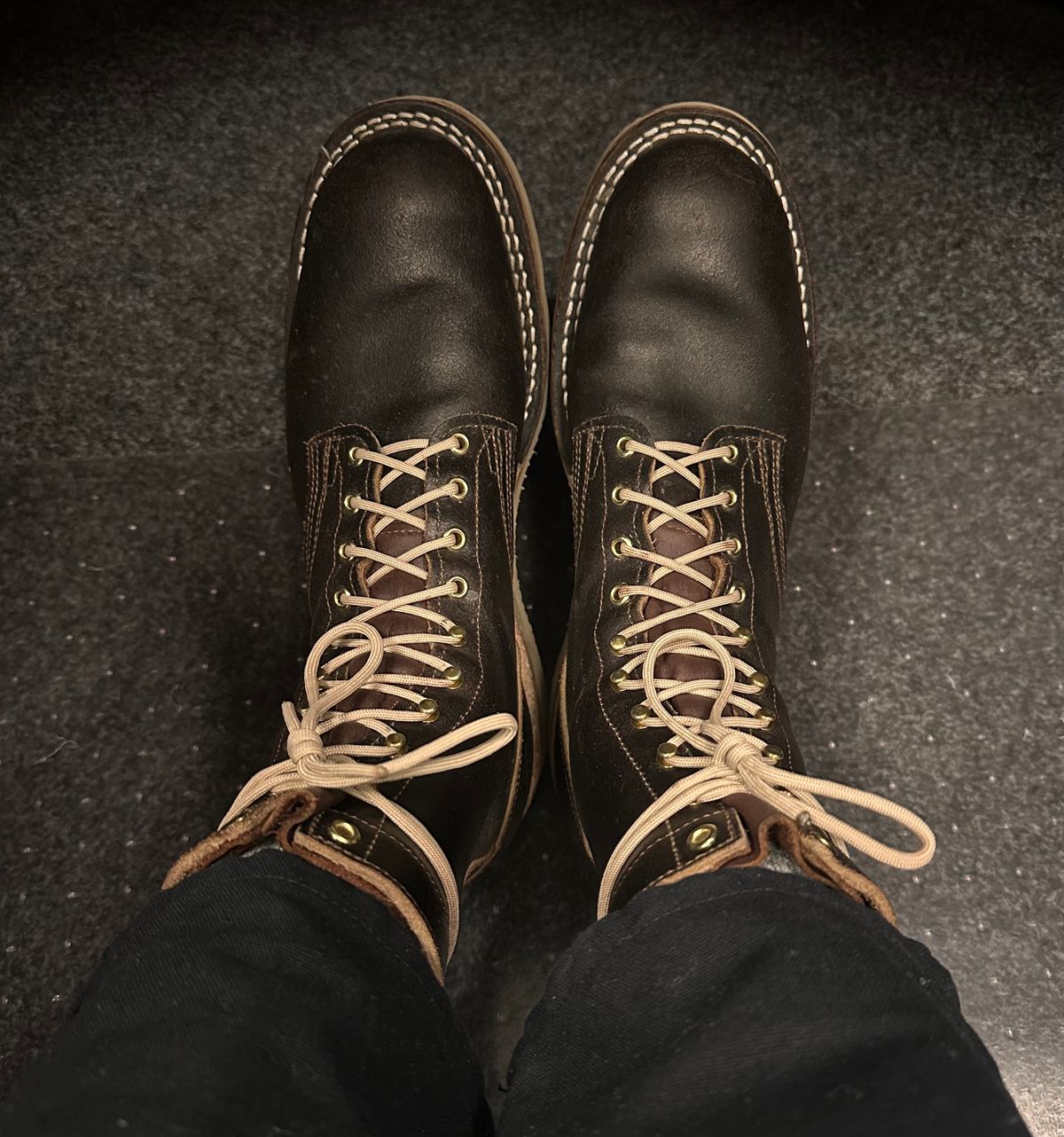 Photo by nikljam on November 20, 2025 of the Nicks Traveler in Horween Dark Brown Waxed Flesh.