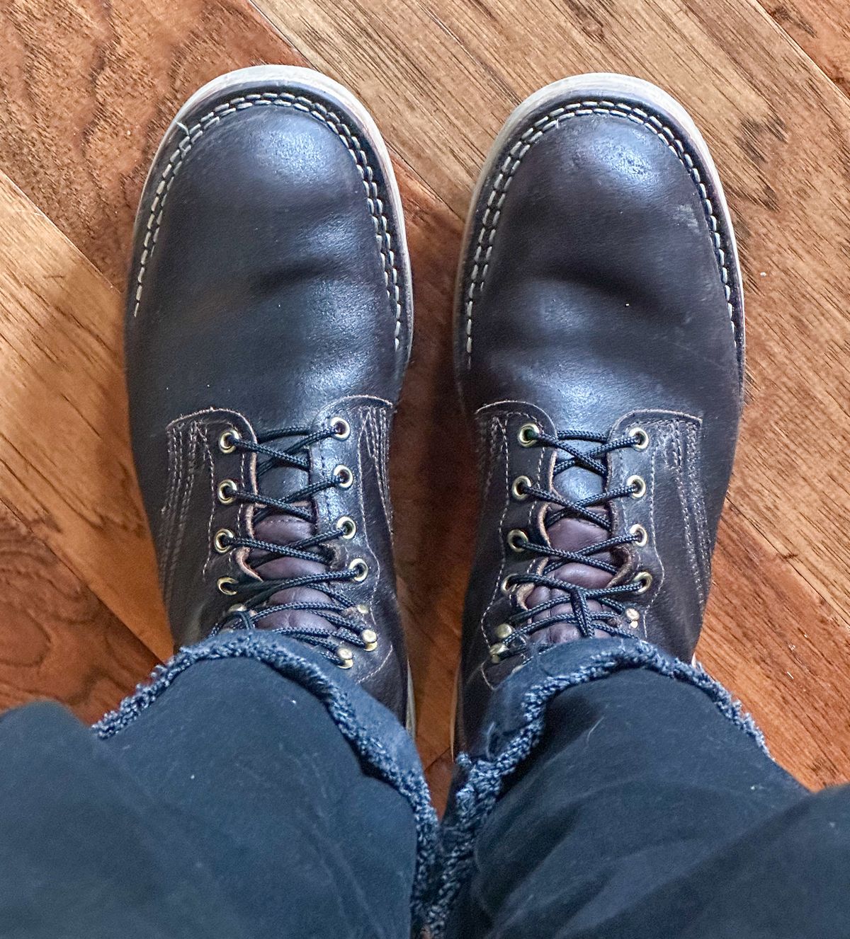 Photo by nikljam on November 26, 2025 of the Nicks Traveler in Horween Dark Brown Waxed Flesh.