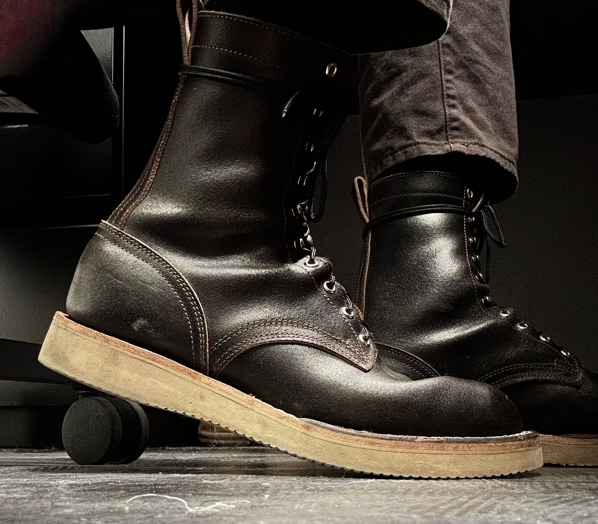 Photo by nikljam on December 9, 2025 of the Nicks Traveler in Horween Dark Brown Waxed Flesh.