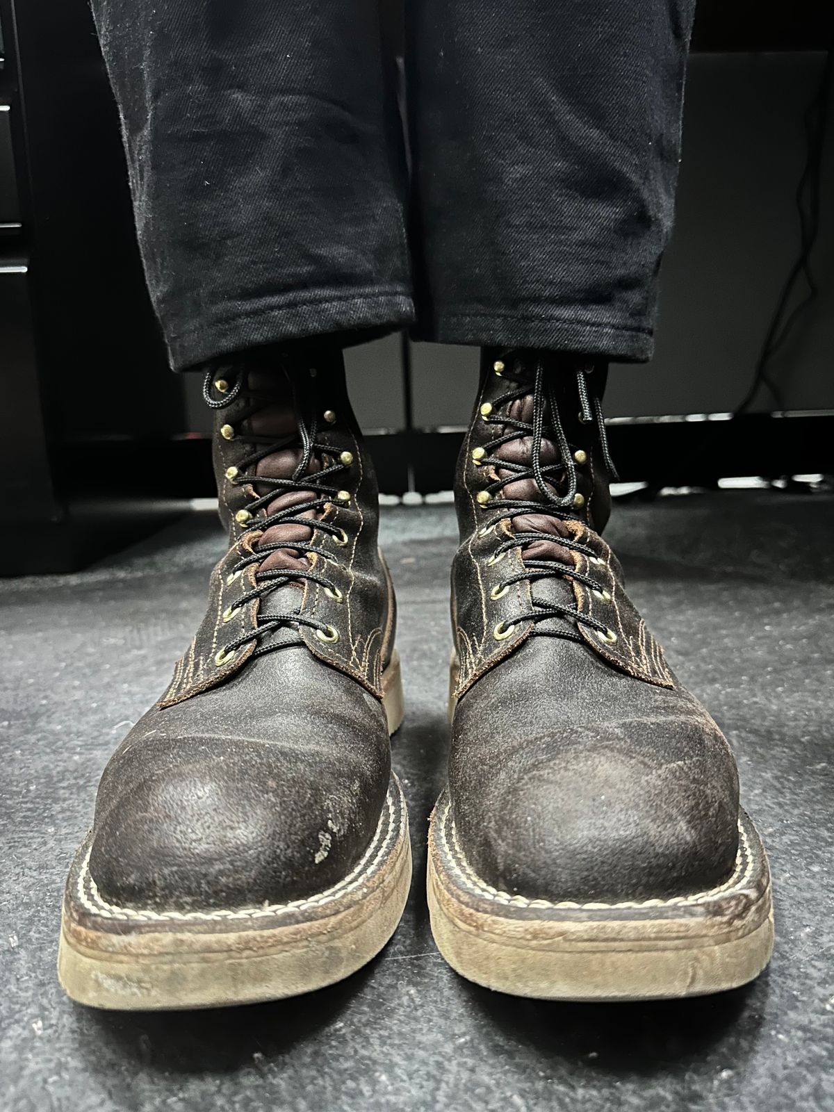 Photo by nikljam on February 6, 2026 of the Nicks Traveler in Horween Dark Brown Waxed Flesh.