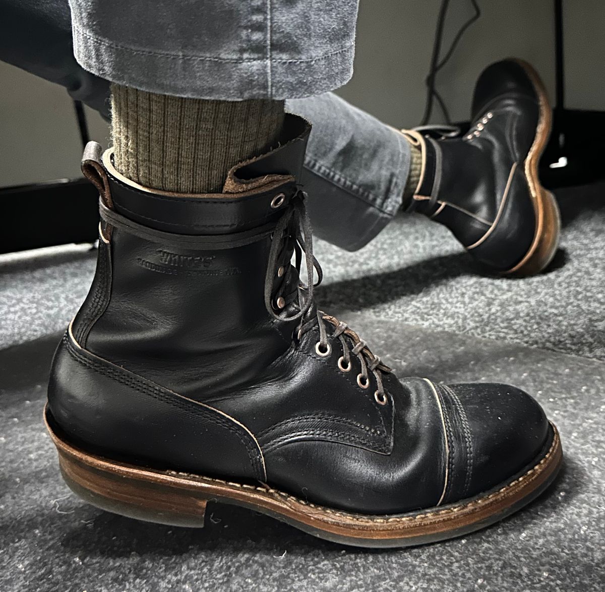 Photo by nikljam on November 19, 2025 of the White's Bounty Hunter in Horween Black Chromexcel.