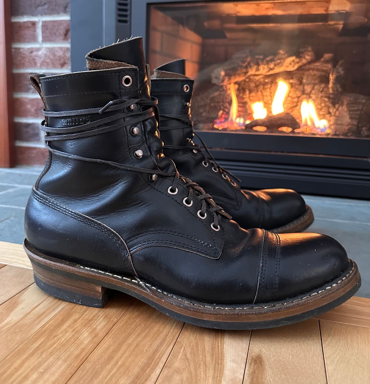 Photo by nikljam on November 29, 2025 of the White's Bounty Hunter in Horween Black Chromexcel.