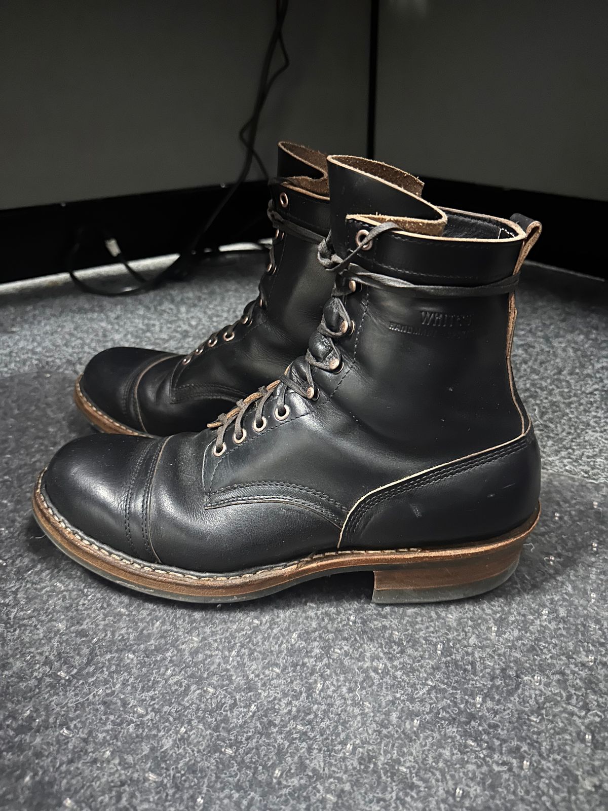 Photo by nikljam on December 4, 2025 of the White's Bounty Hunter in Horween Black Chromexcel.