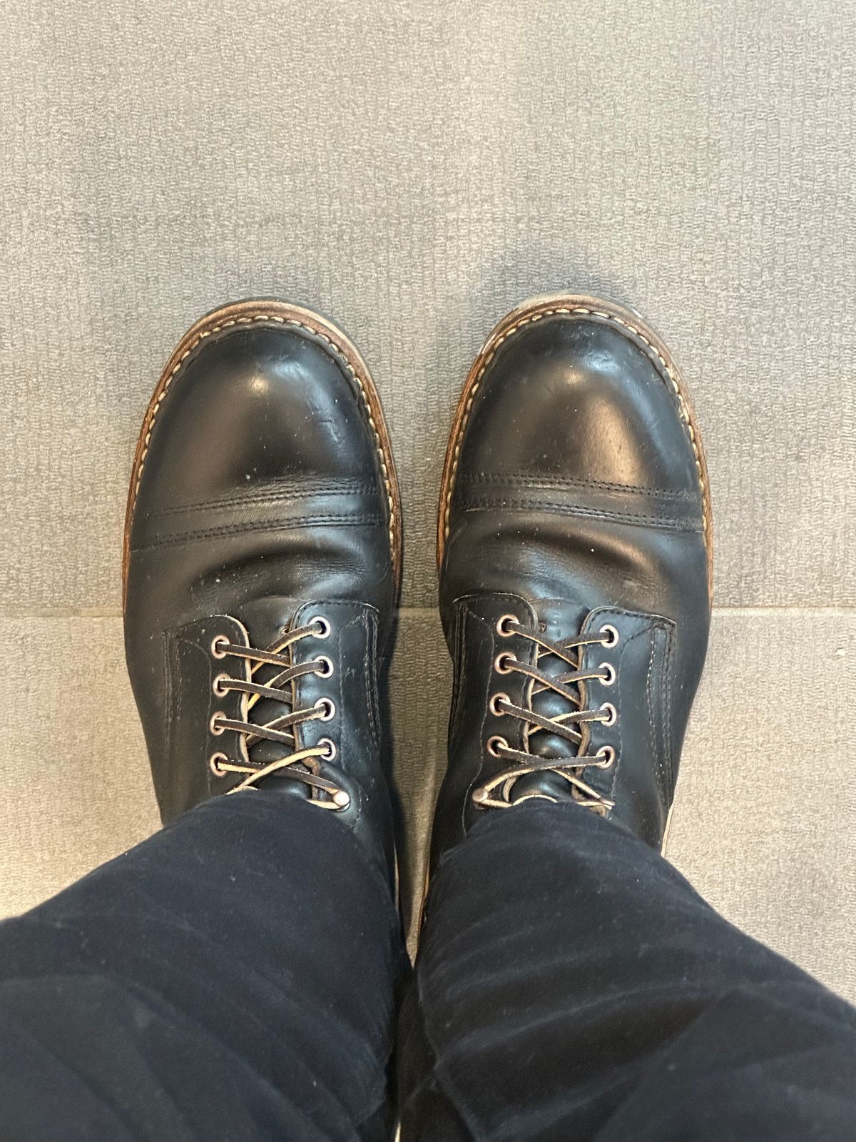 Photo by nikljam on January 13, 2026 of the White's Bounty Hunter in Horween Black Chromexcel.