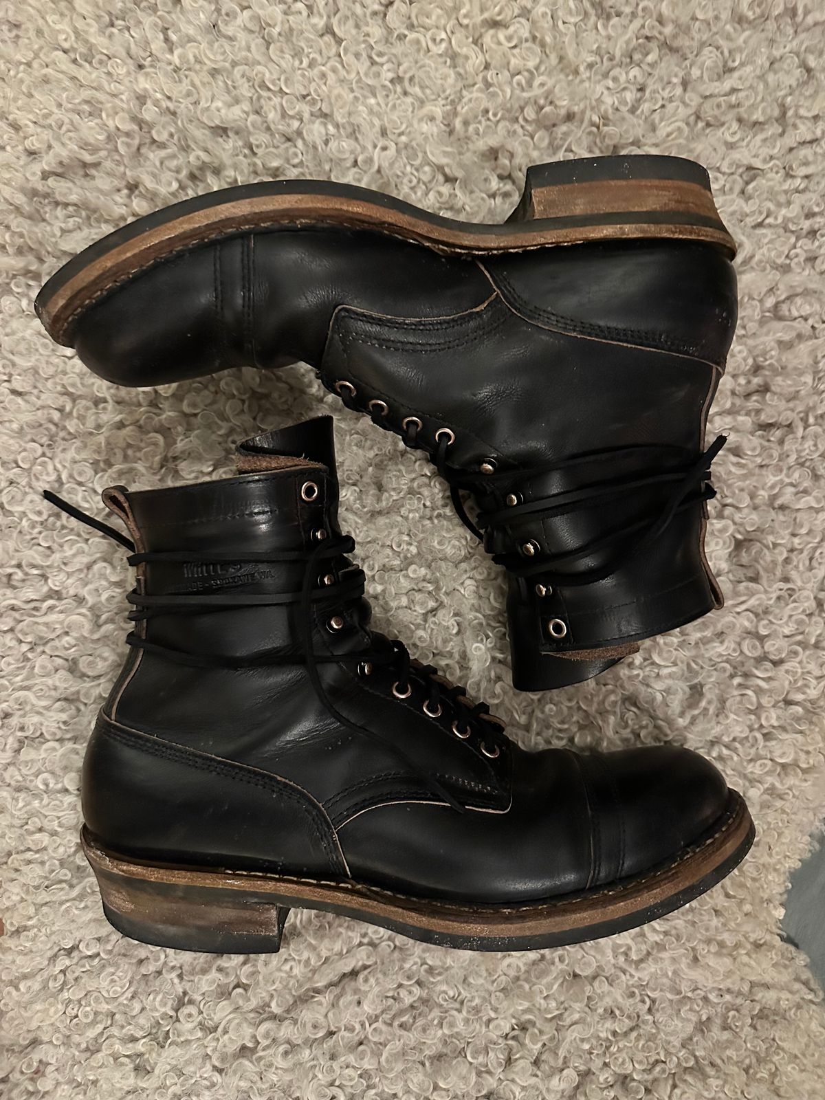 Photo by nikljam on January 29, 2026 of the White's Bounty Hunter in Horween Black Chromexcel.
