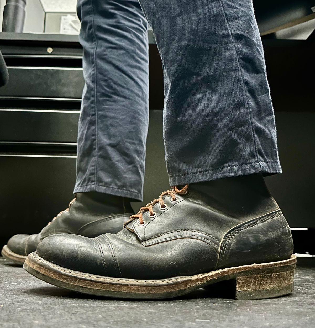 Photo by nikljam on June 9, 2026 of the White's Bounty Hunter in Horween Black Chromexcel.