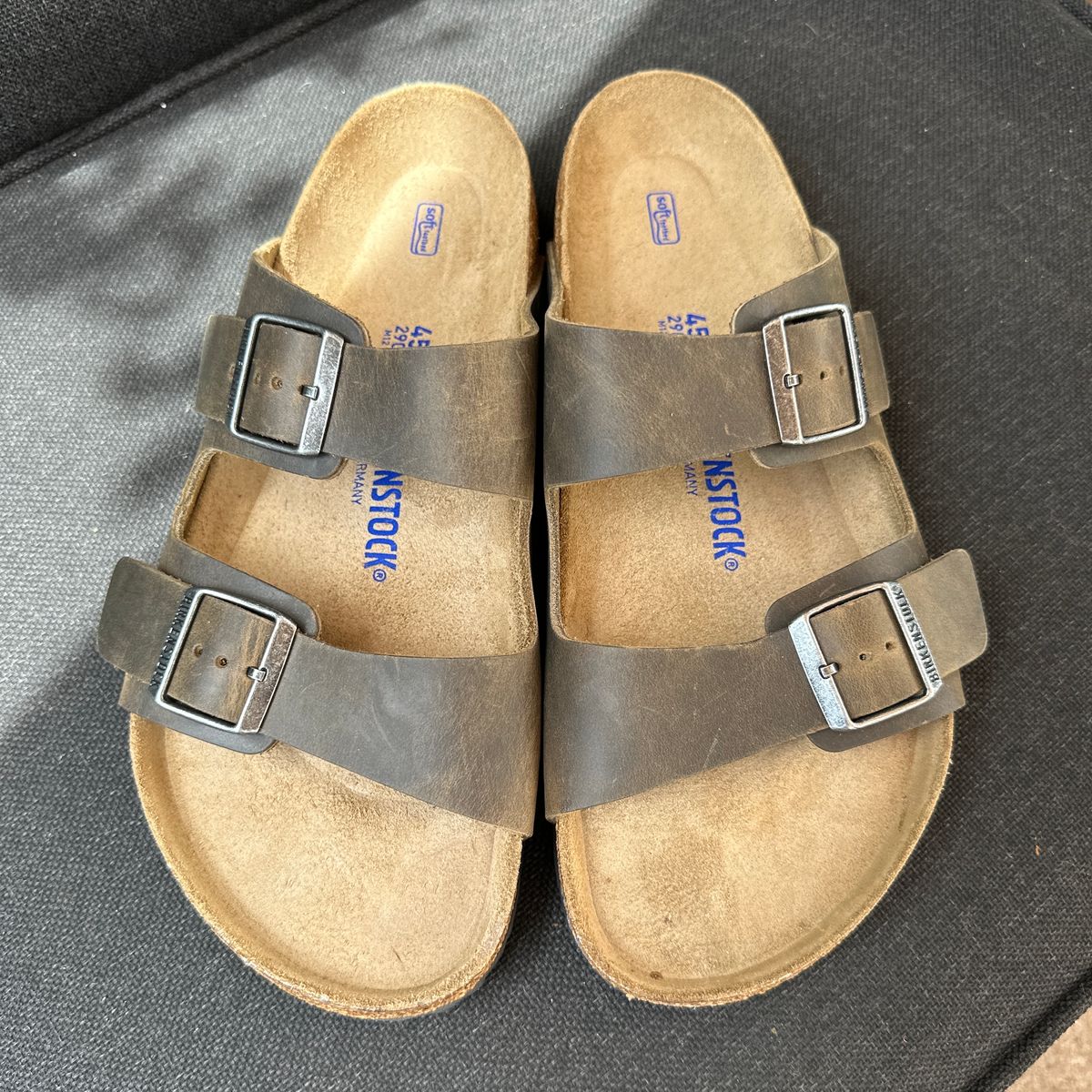 Photo by JB on May 28, 2025 of the Birkenstock Arizona in Faded Khaki Oiled Leather.