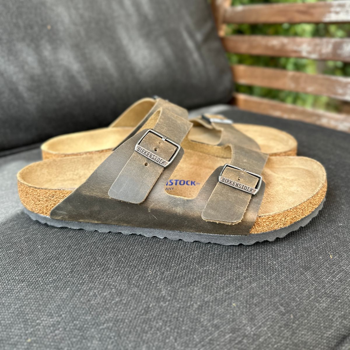 Photo by JB on May 28, 2025 of the Birkenstock Arizona in Faded Khaki Oiled Leather.