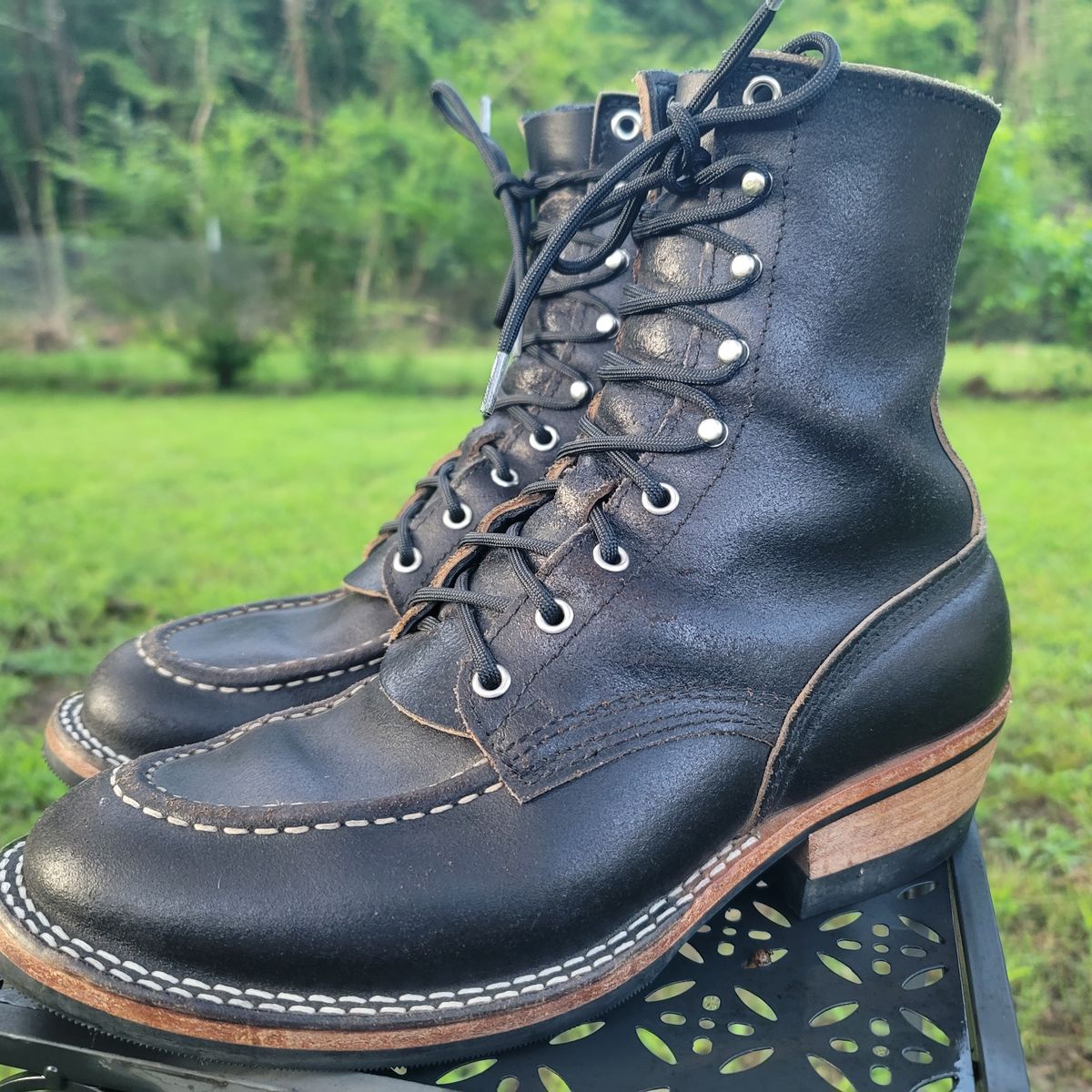 Photo by coffee_radar222 on June 14, 2025 of the Nicks MTO in Horween Black Waxed Flesh.
