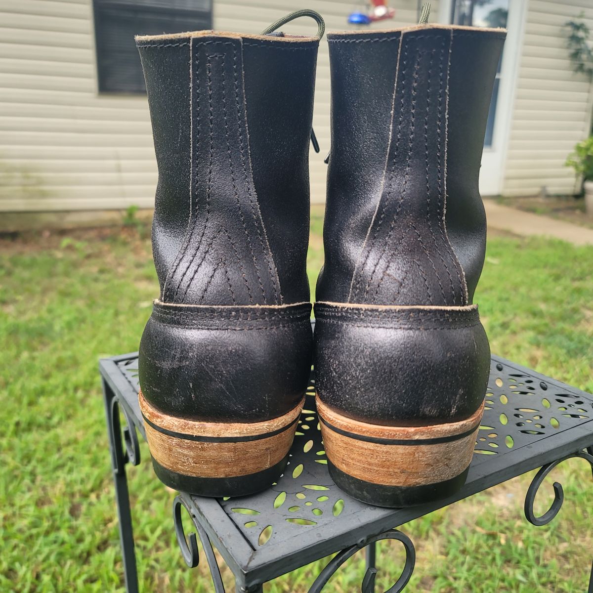 Photo by coffee_radar222 on July 12, 2025 of the Nicks MTO in Horween Black Waxed Flesh.