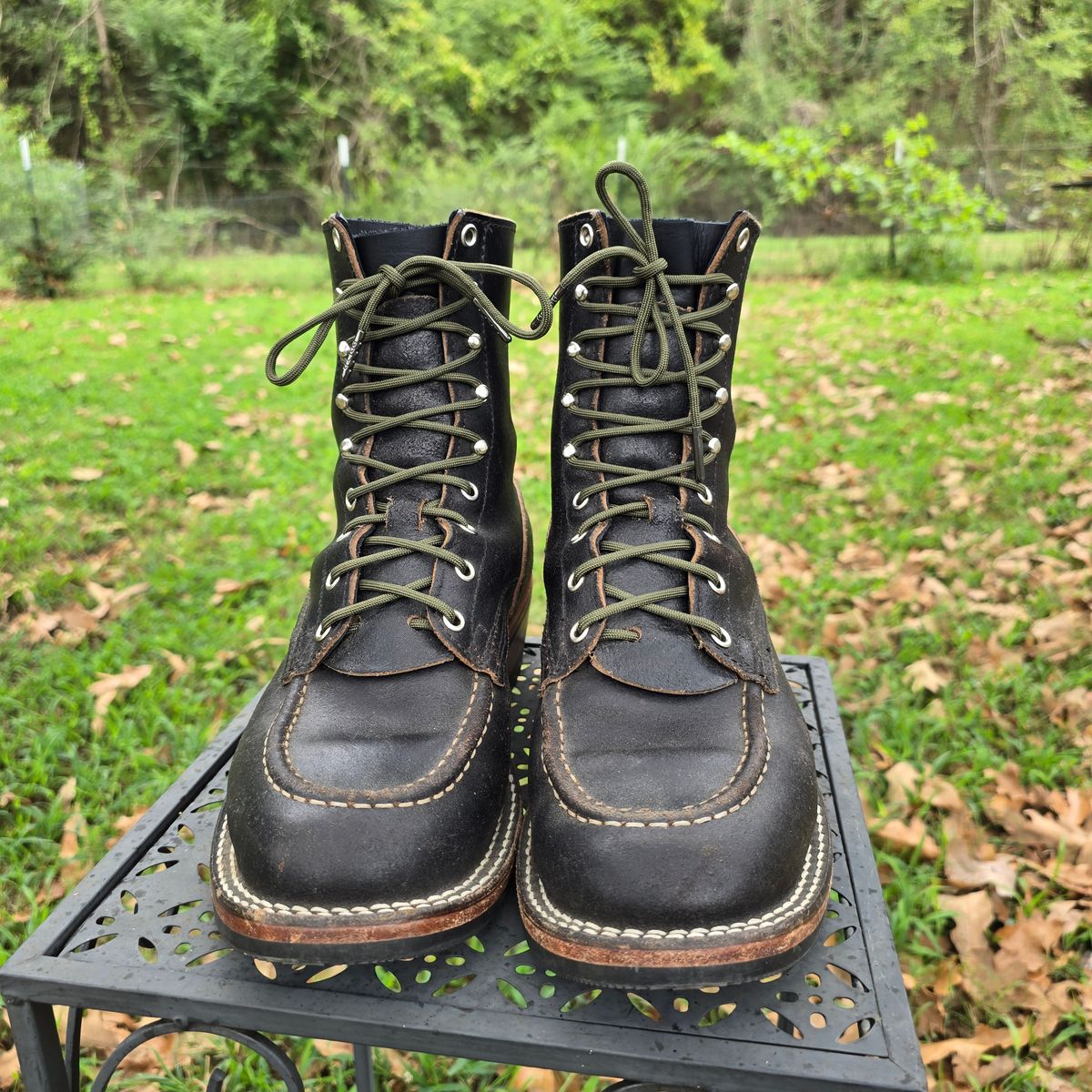 Photo by coffee_radar222 on September 5, 2025 of the Nicks MTO in Horween Black Waxed Flesh.