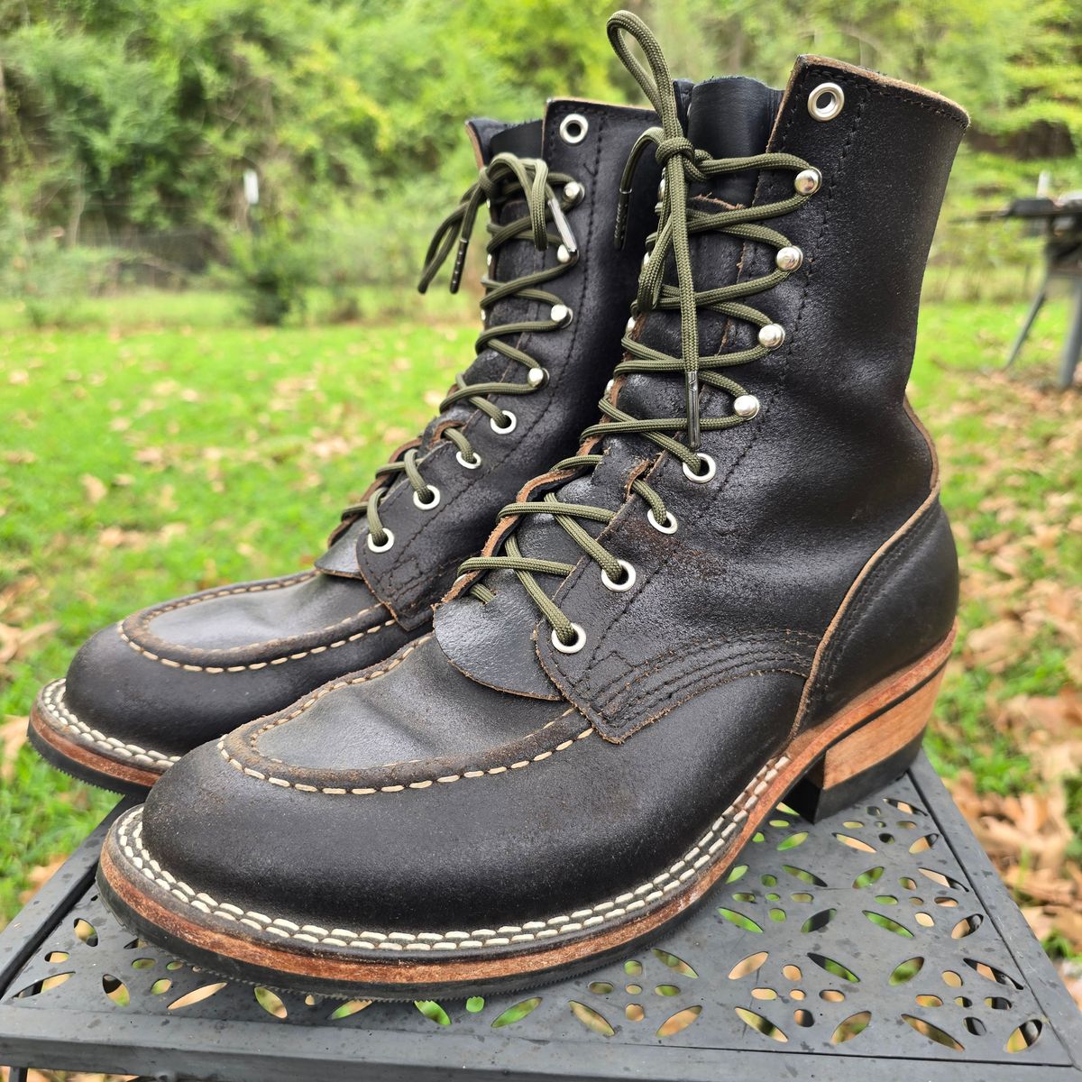 Photo by coffee_radar222 on September 5, 2025 of the Nicks MTO in Horween Black Waxed Flesh.