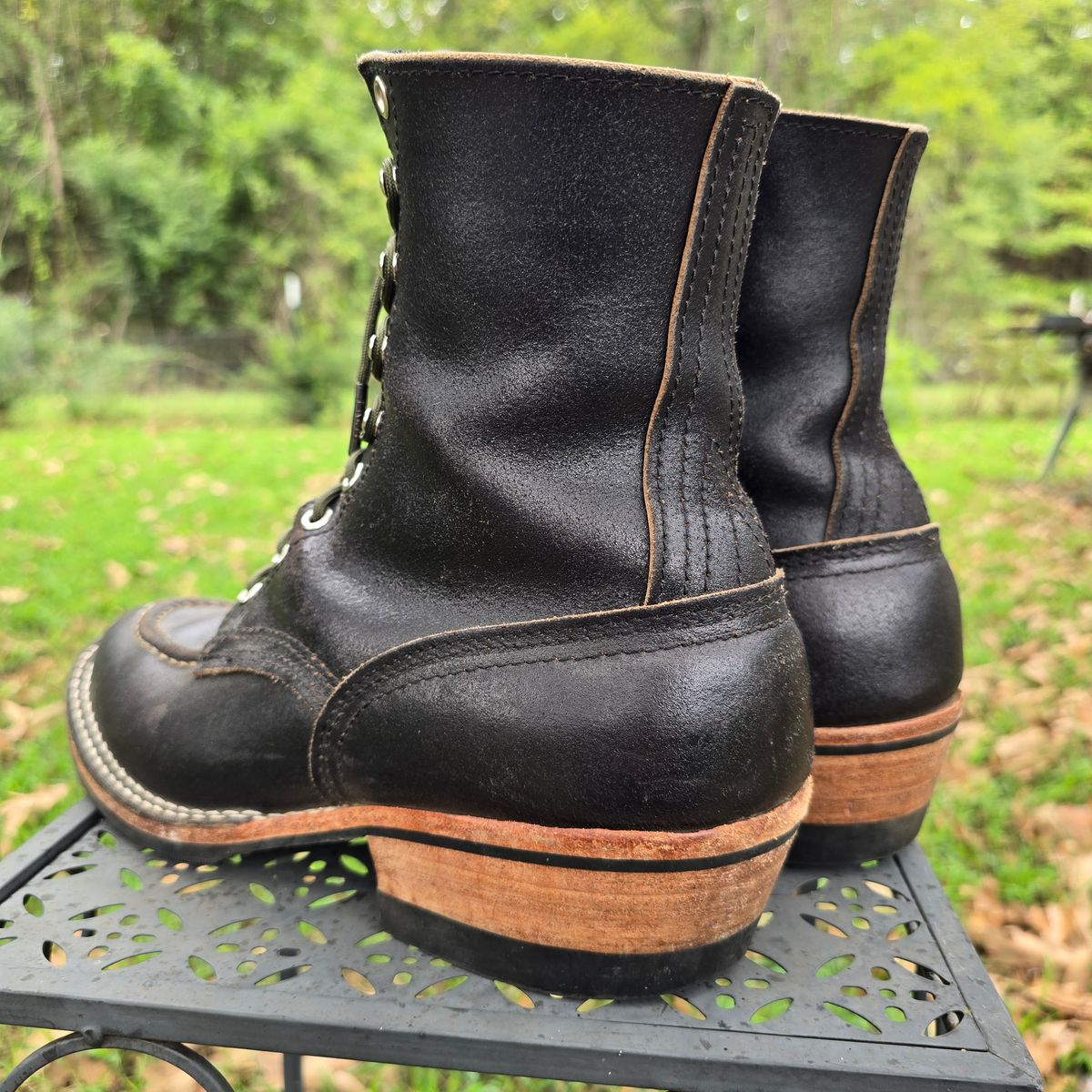 Photo by coffee_radar222 on September 5, 2025 of the Nicks MTO in Horween Black Waxed Flesh.