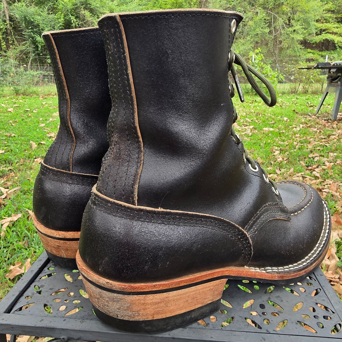 Photo by coffee_radar222 on September 5, 2025 of the Nicks MTO in Horween Black Waxed Flesh.