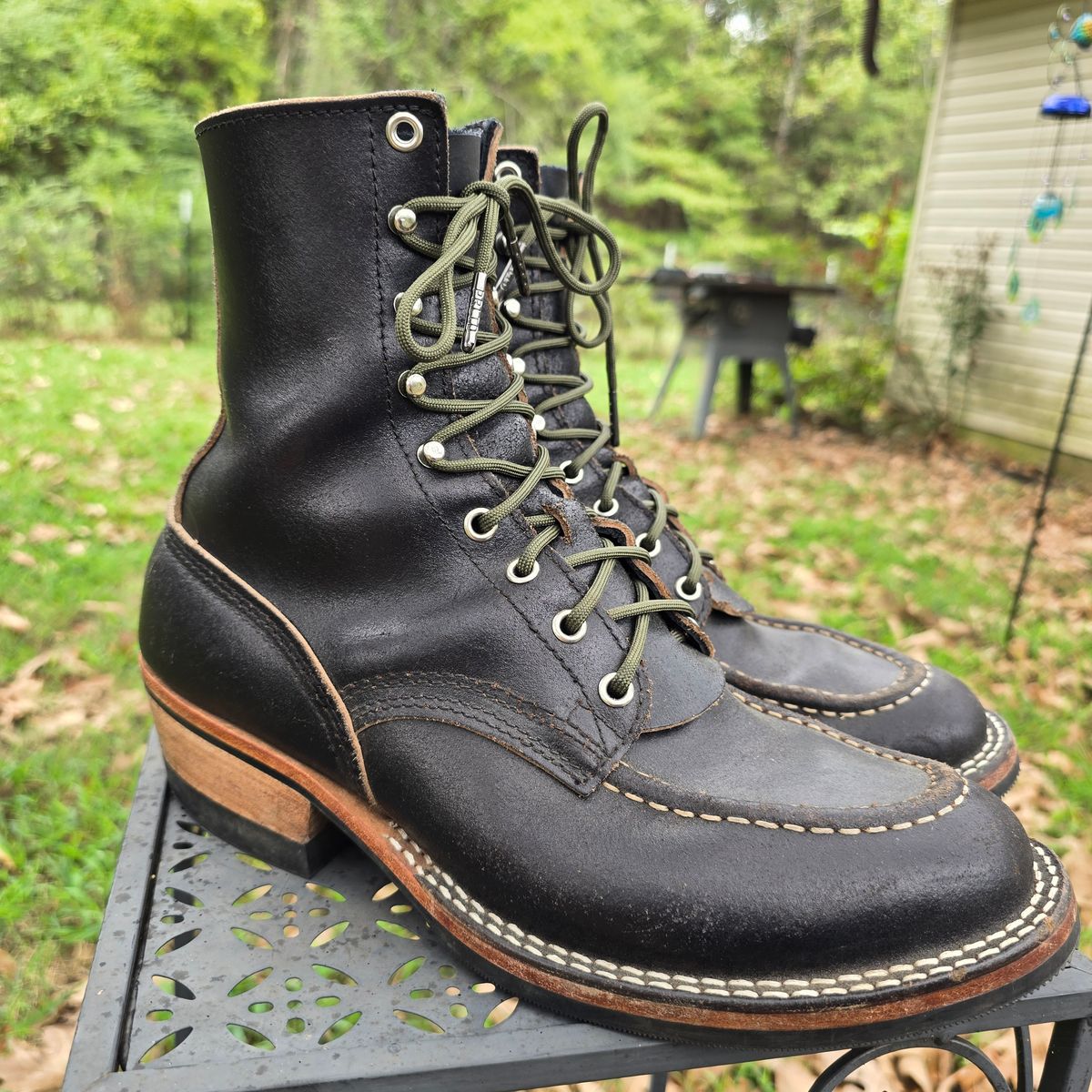 Photo by coffee_radar222 on September 5, 2025 of the Nicks MTO in Horween Black Waxed Flesh.