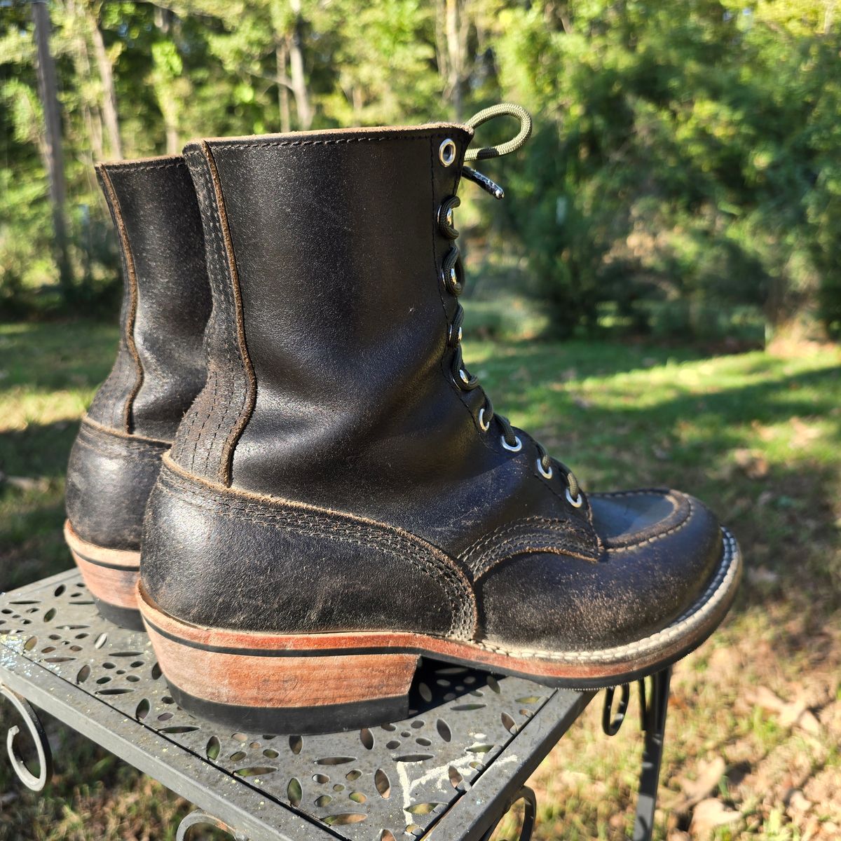 Photo by coffee_radar222 on October 12, 2025 of the Nicks MTO in Horween Black Waxed Flesh.