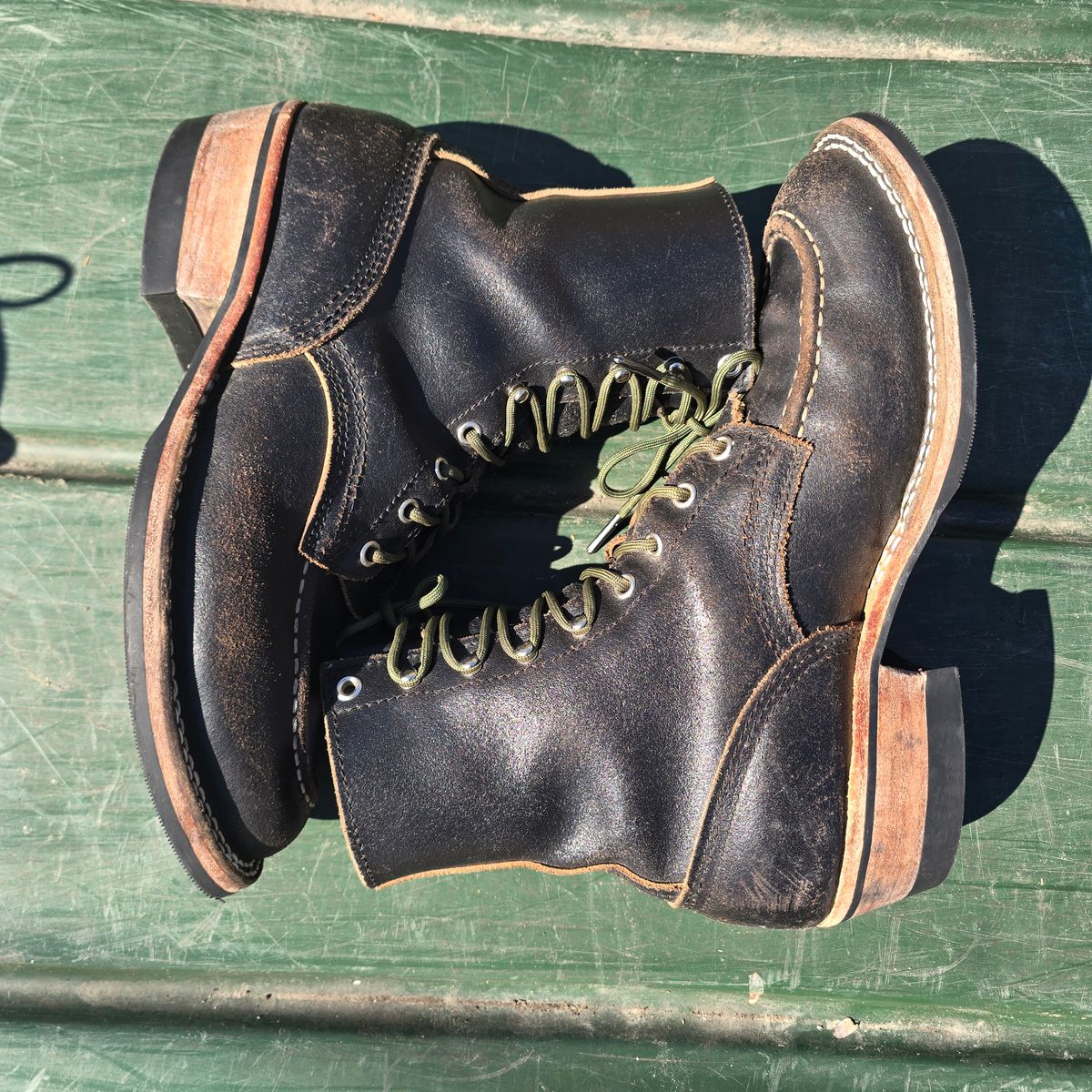 Photo by coffee_radar222 on January 31, 2026 of the Nicks MTO in Horween Black Waxed Flesh.