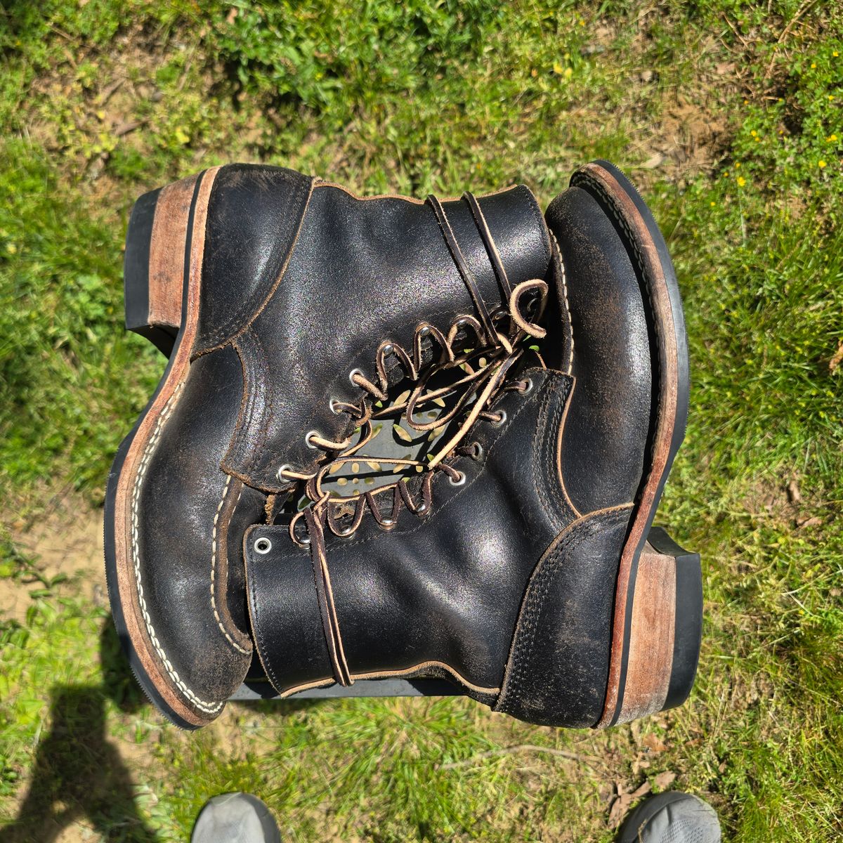 Photo by coffee_radar222 on April 10, 2026 of the Nicks MTO in Horween Black Waxed Flesh.