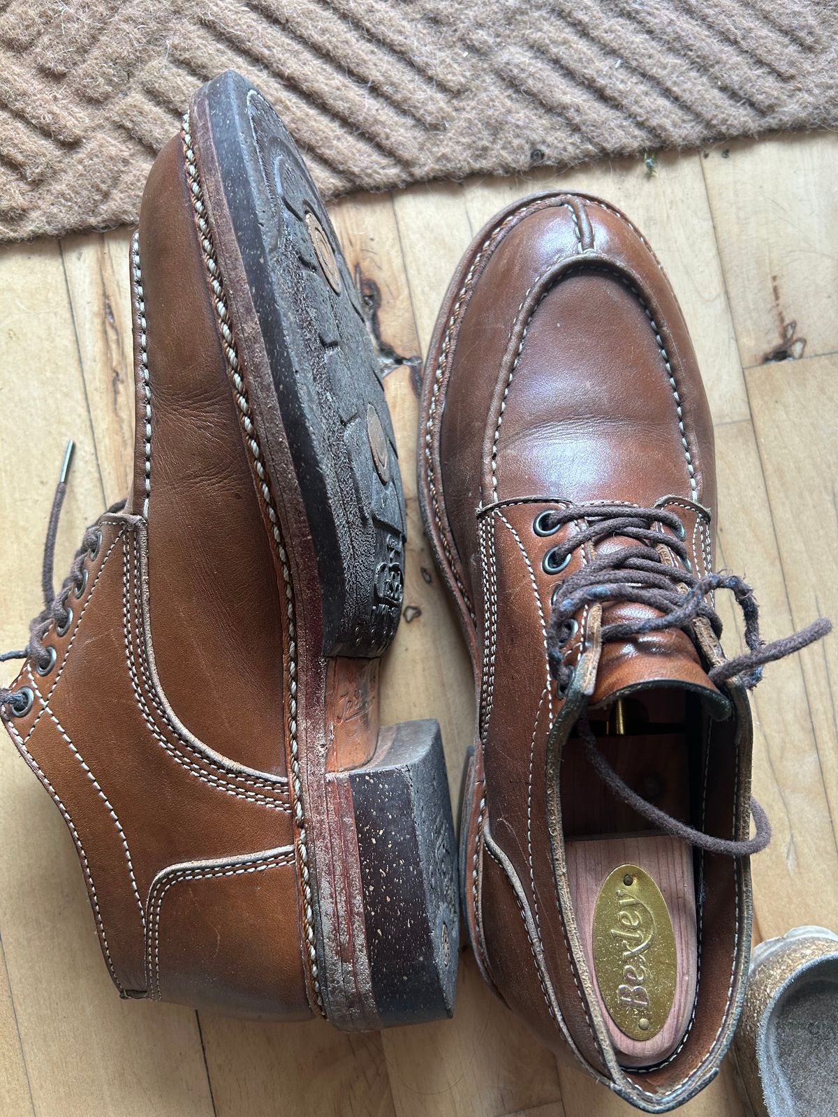 Photo by napkinlad on March 29, 2025 of the Jakkrabbits Derby Shoes in Tochigi Jeans #5 Khaki.