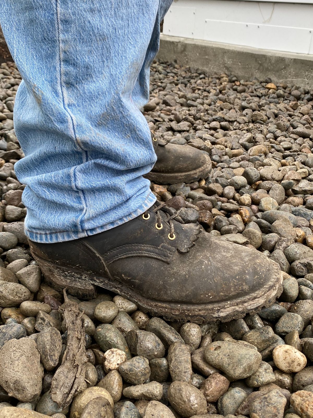 Photo by Blaine on August 21, 2024 of the Nicks BuilderPro in Seidel MaxSupport Black Roughout & Seidel MaxSupport Black.