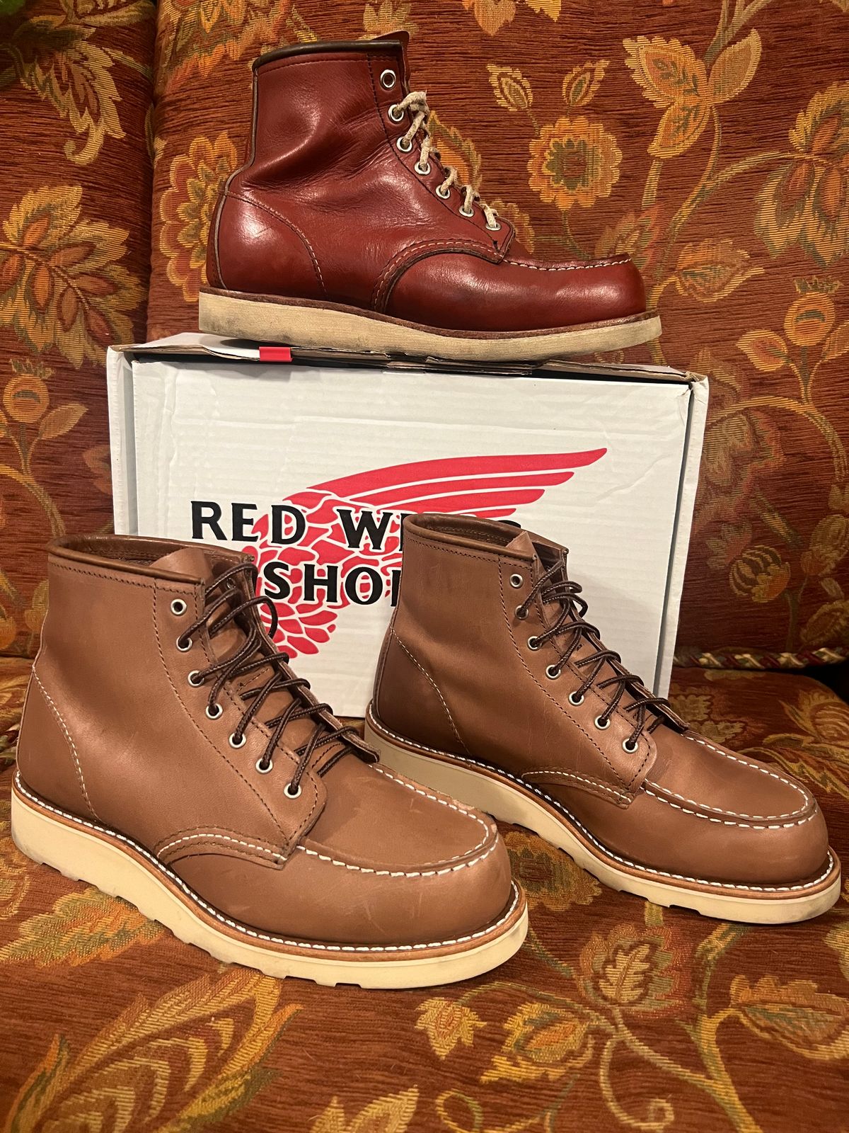 Photo by Dana on November 19, 2024 of the Red Wing 6-Inch Classic Moc in Mocha Oro-iginal.