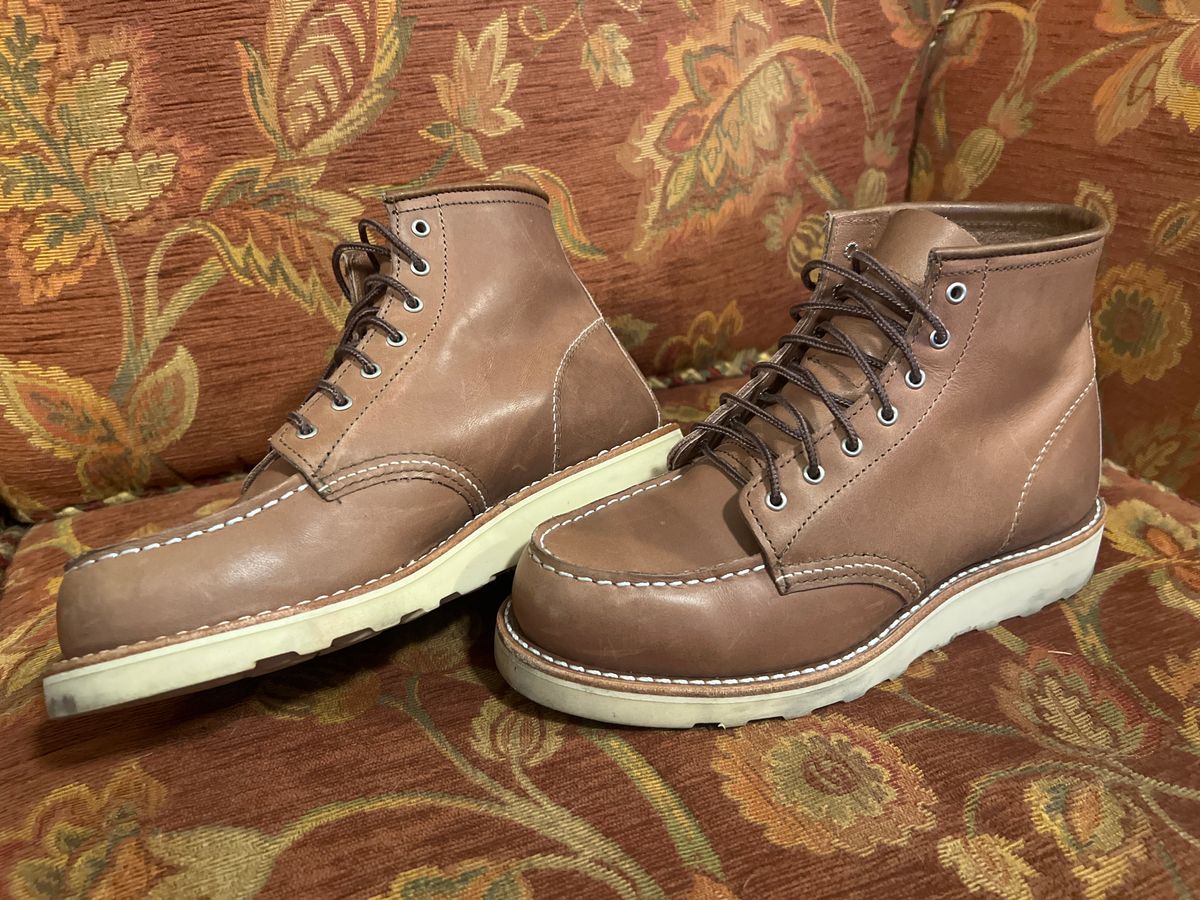Photo by Dana on December 8, 2024 of the Red Wing 6-Inch Classic Moc in Mocha Oro-iginal.