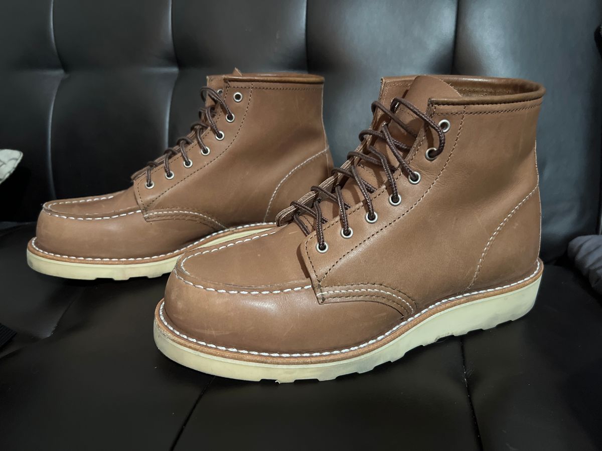 Photo by Dana on December 15, 2024 of the Red Wing 6-Inch Classic Moc in Mocha Oro-iginal.