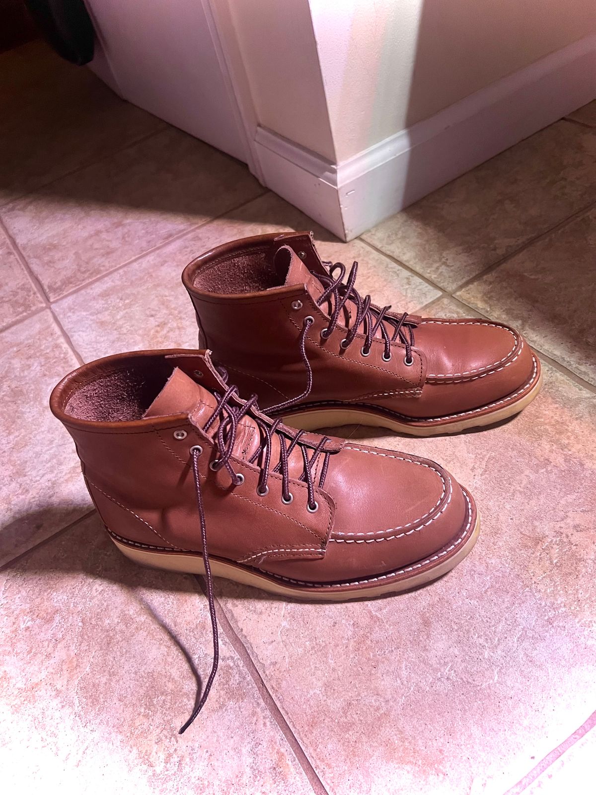 Photo by Dana on February 3, 2025 of the Red Wing 6-Inch Classic Moc in Mocha Oro-iginal.