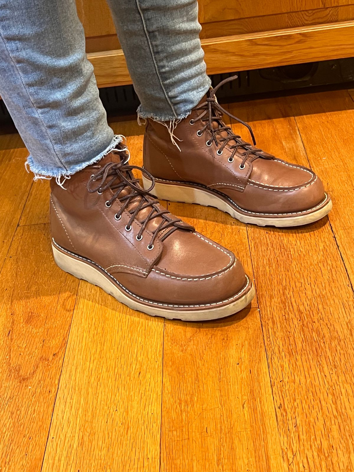 Photo by Dana on March 27, 2025 of the Red Wing 6-Inch Classic Moc in Mocha Oro-iginal.