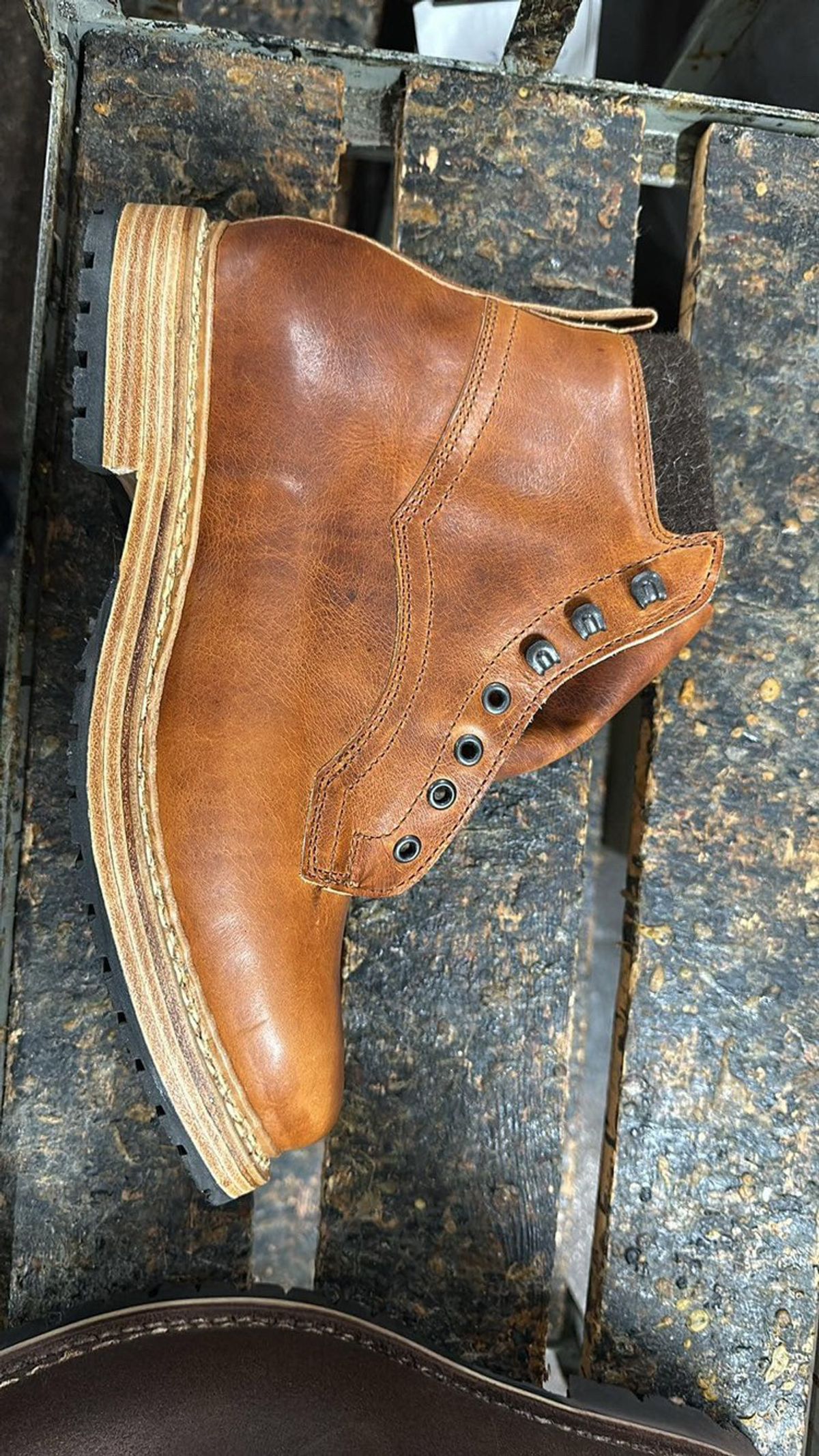 Photo by denimdawg on November 5, 2024 of the Dundas Footwear Gunnerside in Badalassi Carlo Waxy Tan Cognac.