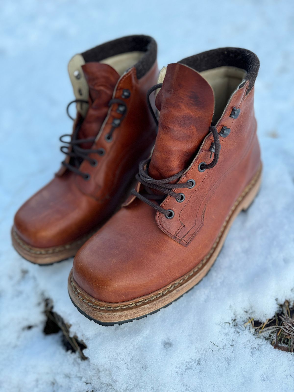 Photo by denimdawg on November 21, 2024 of the Dundas Footwear Gunnerside in Badalassi Carlo Waxy Tan Cognac.