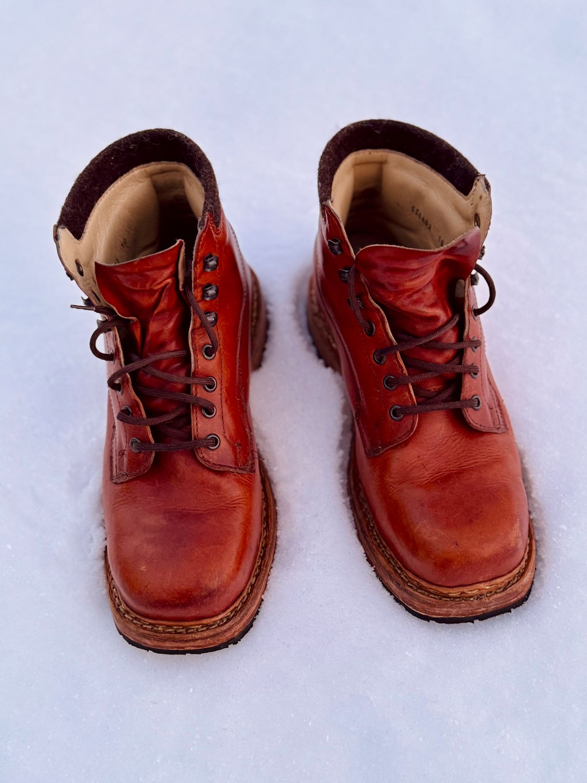 Photo by denimdawg on January 5, 2025 of the Dundas Footwear Gunnerside in Badalassi Carlo Waxy Tan Cognac.