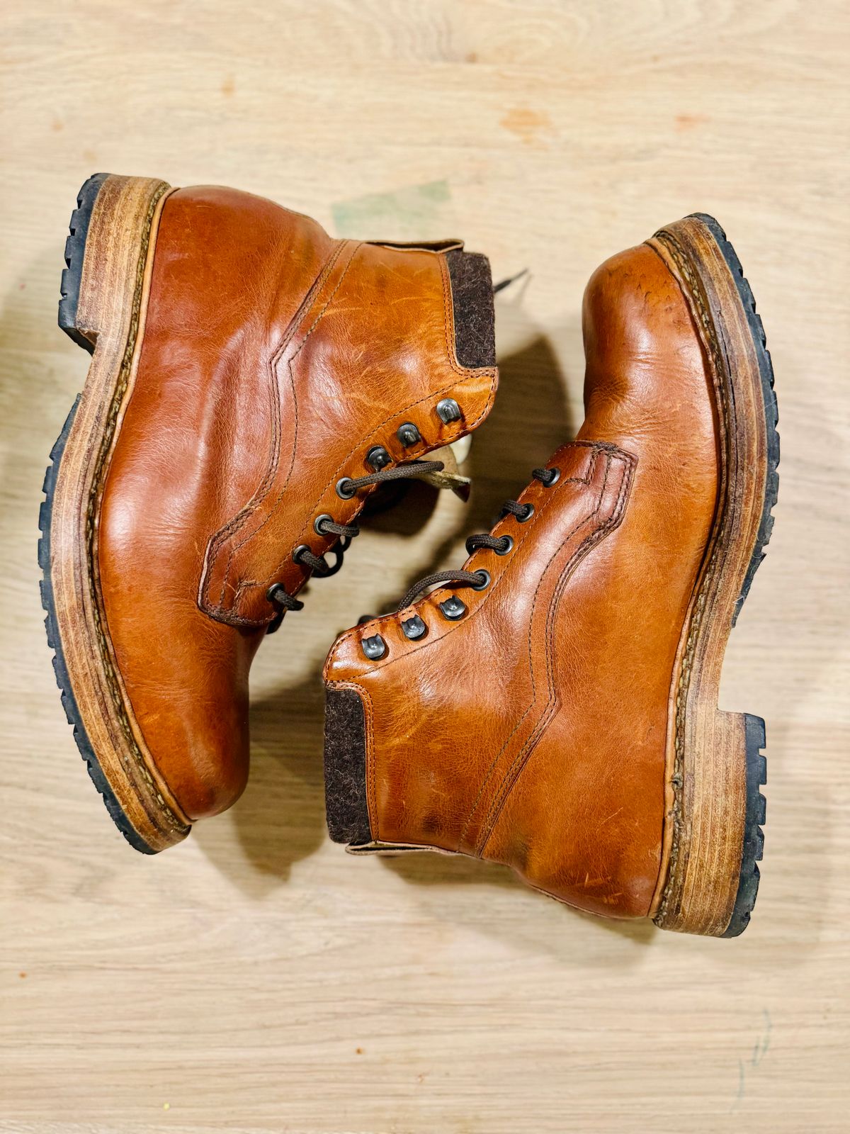 Photo by denimdawg on January 24, 2025 of the Dundas Footwear Gunnerside in Badalassi Carlo Waxy Tan Cognac.