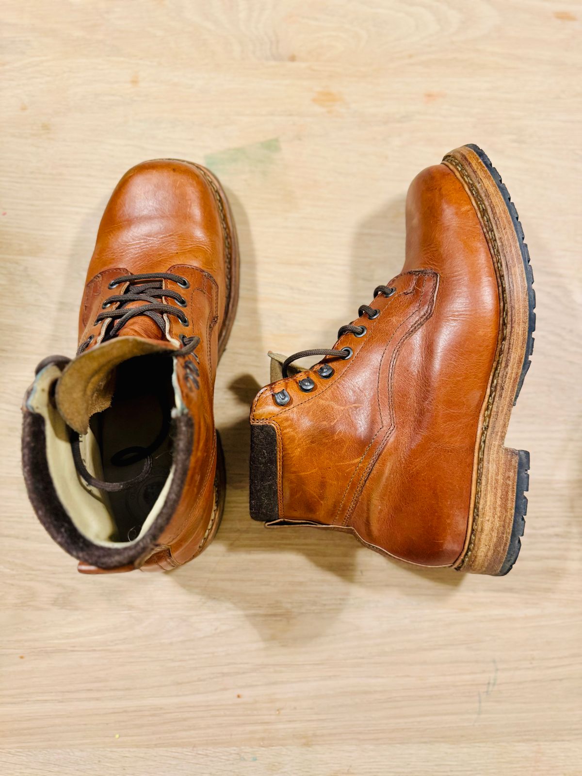 Photo by denimdawg on January 24, 2025 of the Dundas Footwear Gunnerside in Badalassi Carlo Waxy Tan Cognac.