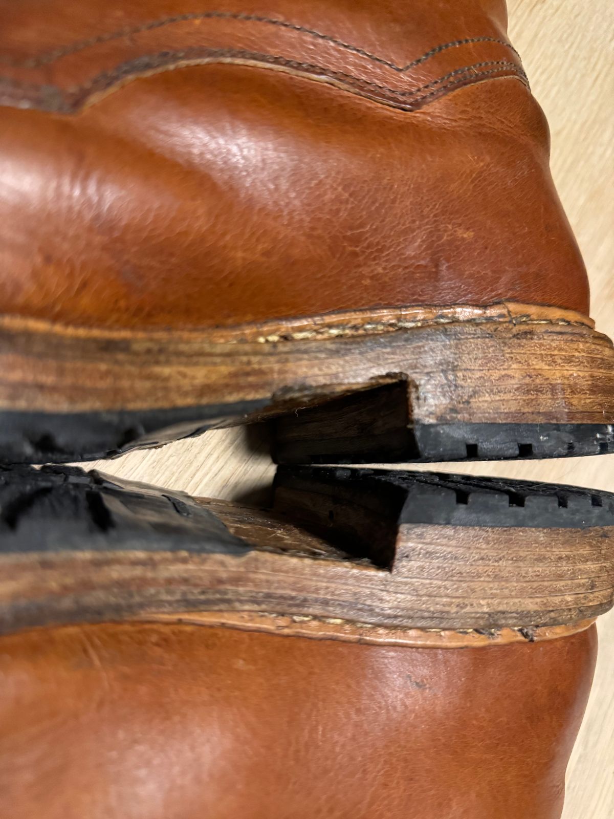 Photo by denimdawg on February 10, 2025 of the Dundas Footwear Gunnerside in Badalassi Carlo Waxy Tan Cognac.
