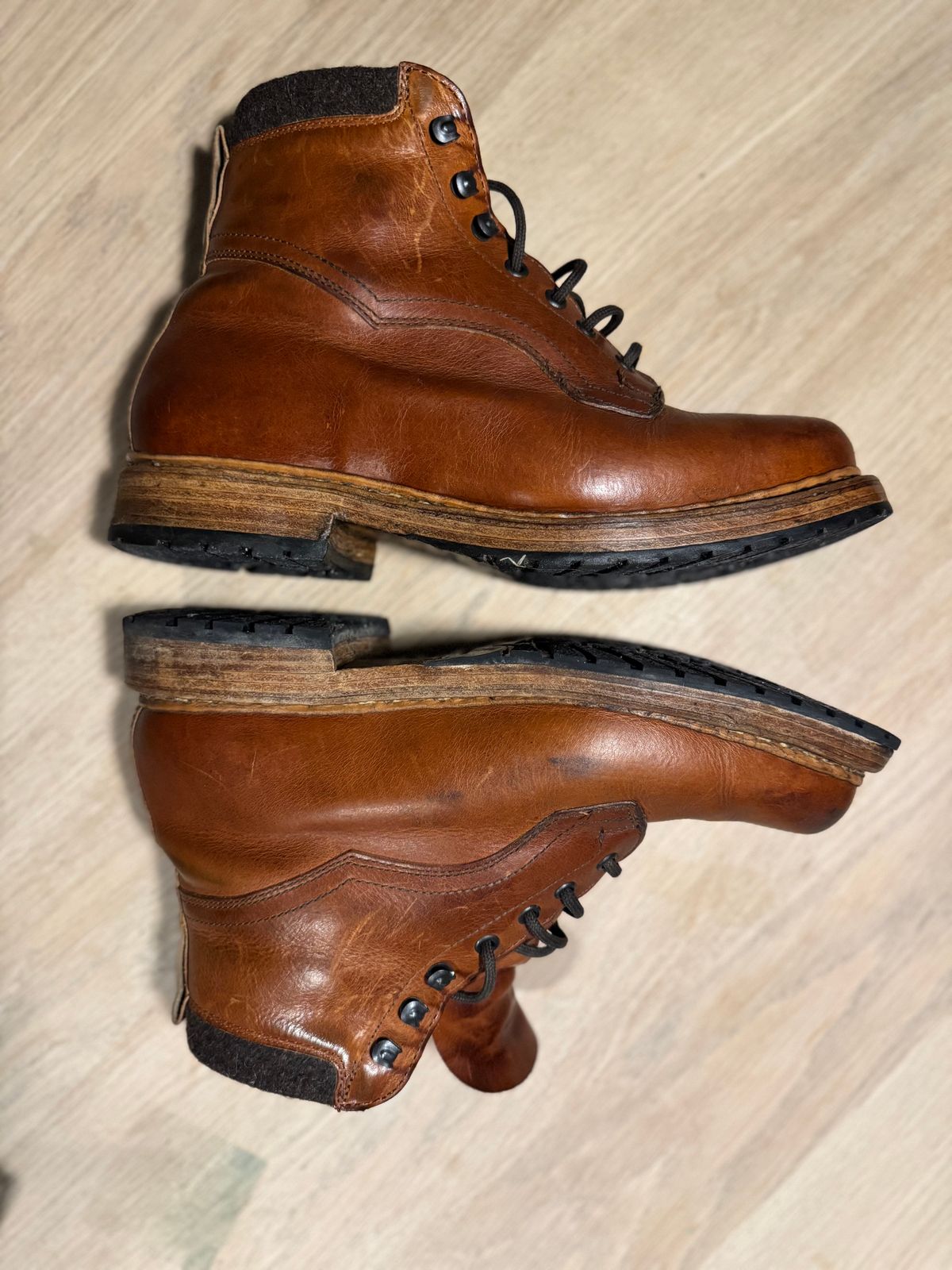 Photo by denimdawg on February 10, 2025 of the Dundas Footwear Gunnerside in Badalassi Carlo Waxy Tan Cognac.
