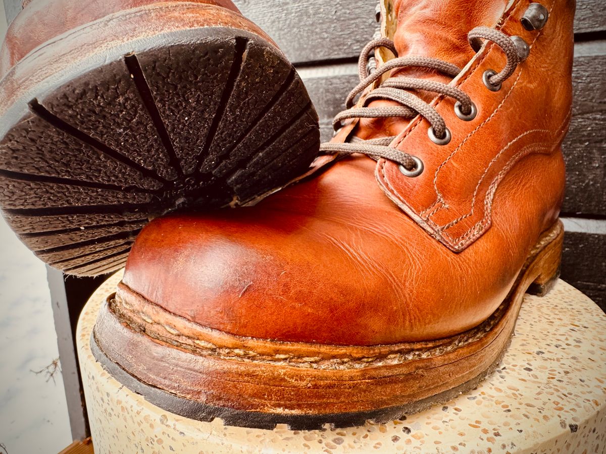 Photo by denimdawg on April 2, 2025 of the Dundas Footwear Gunnerside in Badalassi Carlo Waxy Tan Cognac.
