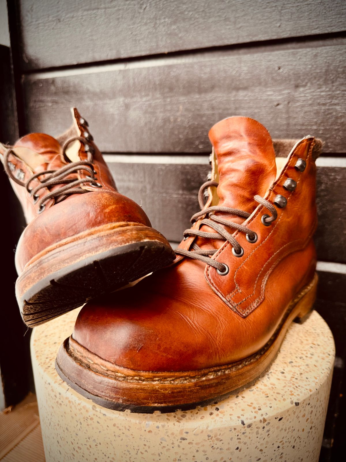 Photo by denimdawg on April 2, 2025 of the Dundas Footwear Gunnerside in Badalassi Carlo Waxy Tan Cognac.
