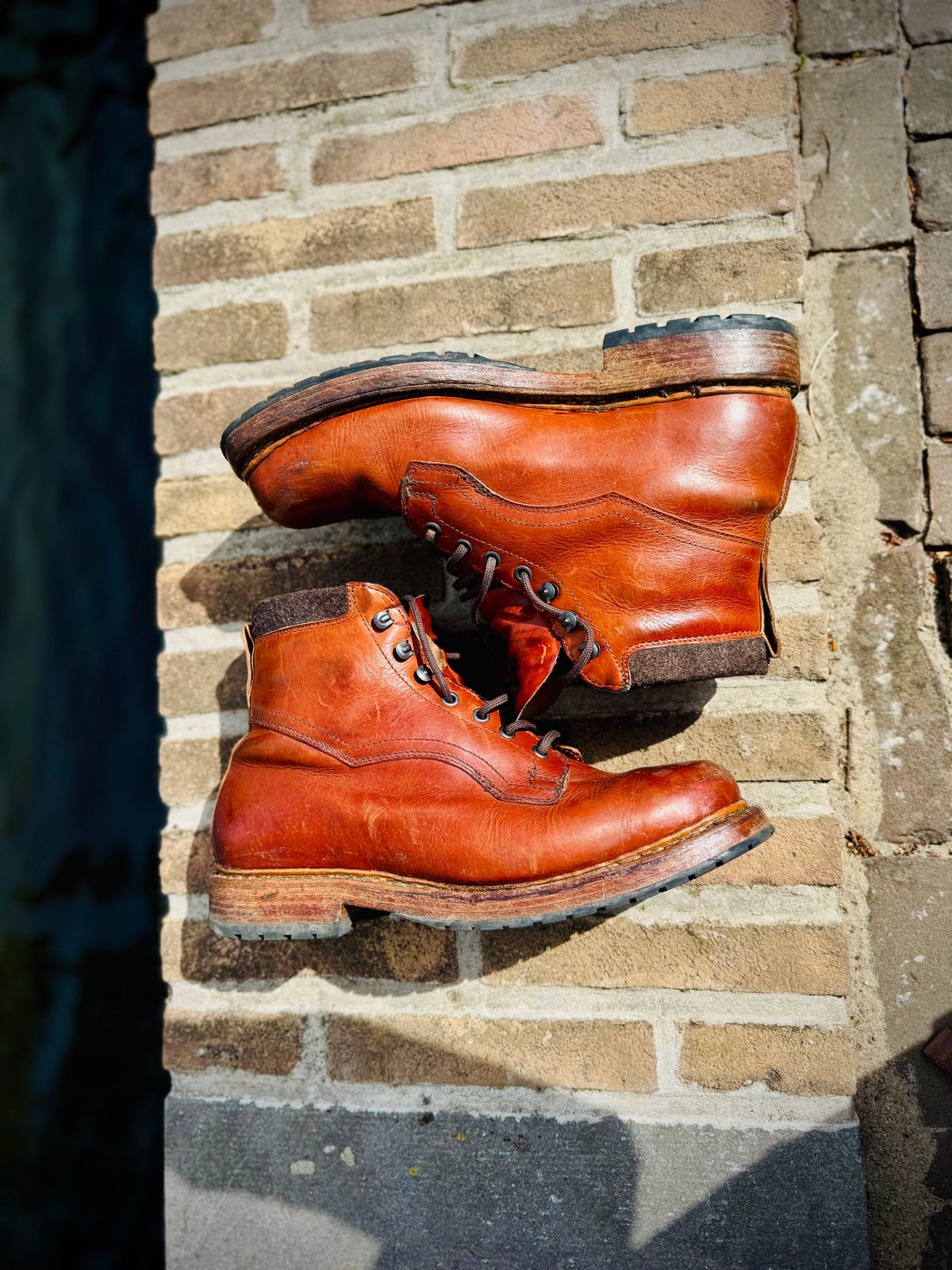 Photo by denimdawg on April 19, 2025 of the Dundas Footwear Gunnerside in Badalassi Carlo Waxy Tan Cognac.