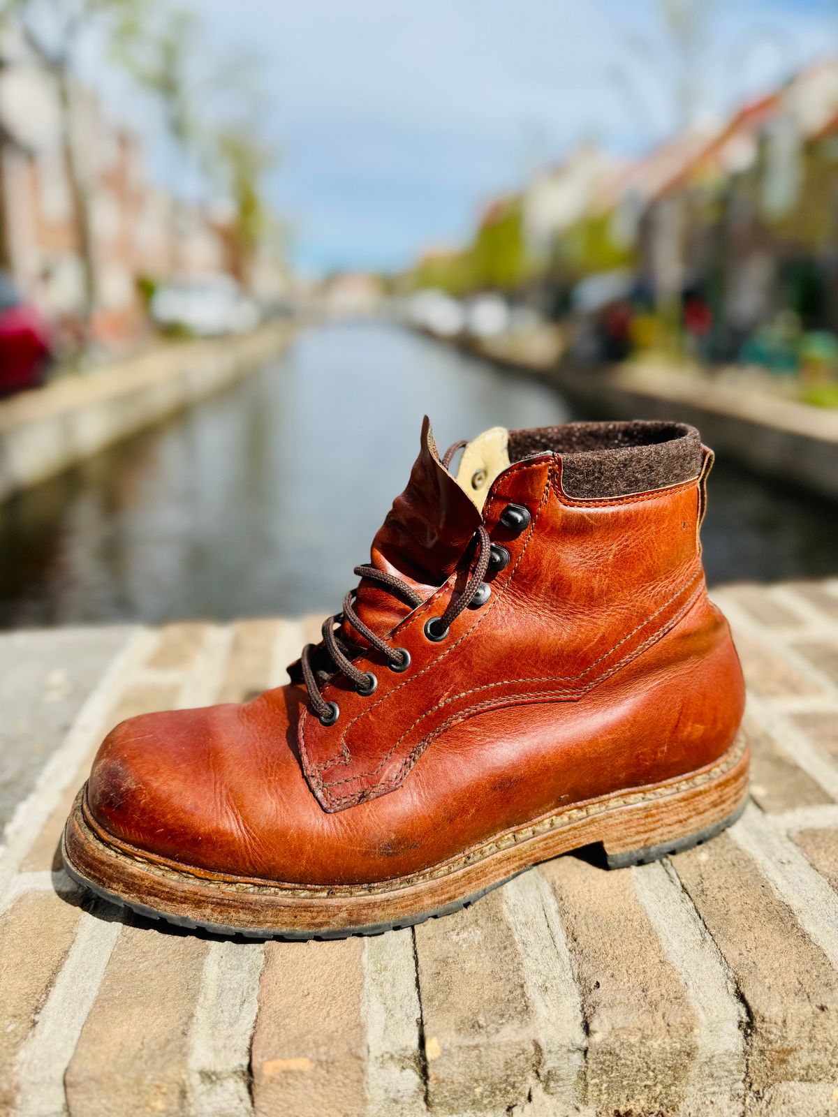 Photo by denimdawg on April 19, 2025 of the Dundas Footwear Gunnerside in Badalassi Carlo Waxy Tan Cognac.